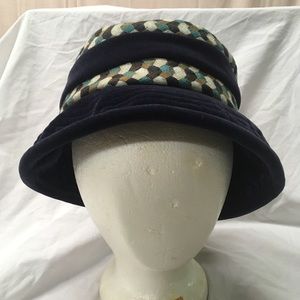 Dark purple velour hat. Made in Italy